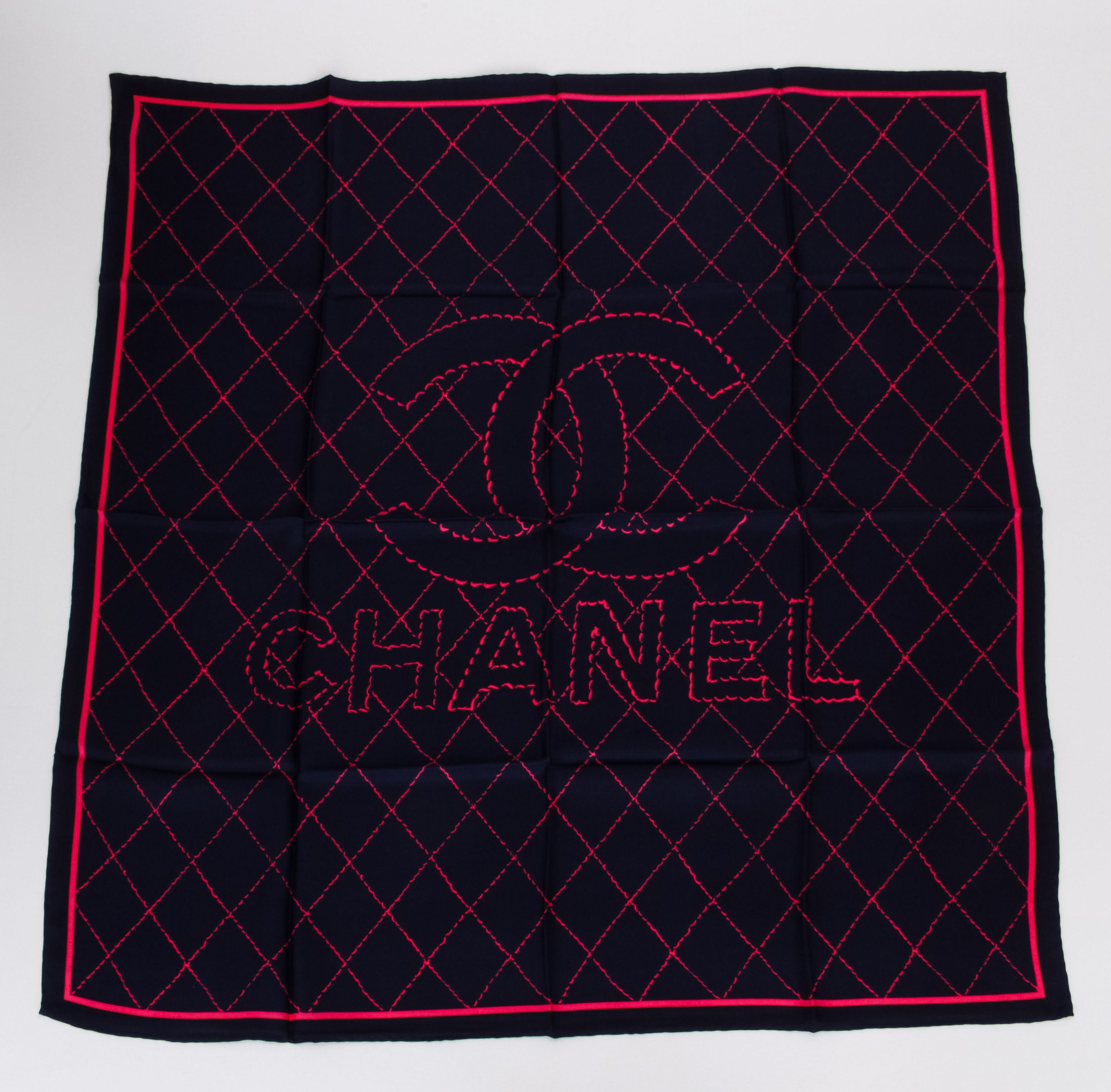 Chanel new blue with pink quilted scarf~P77633516
