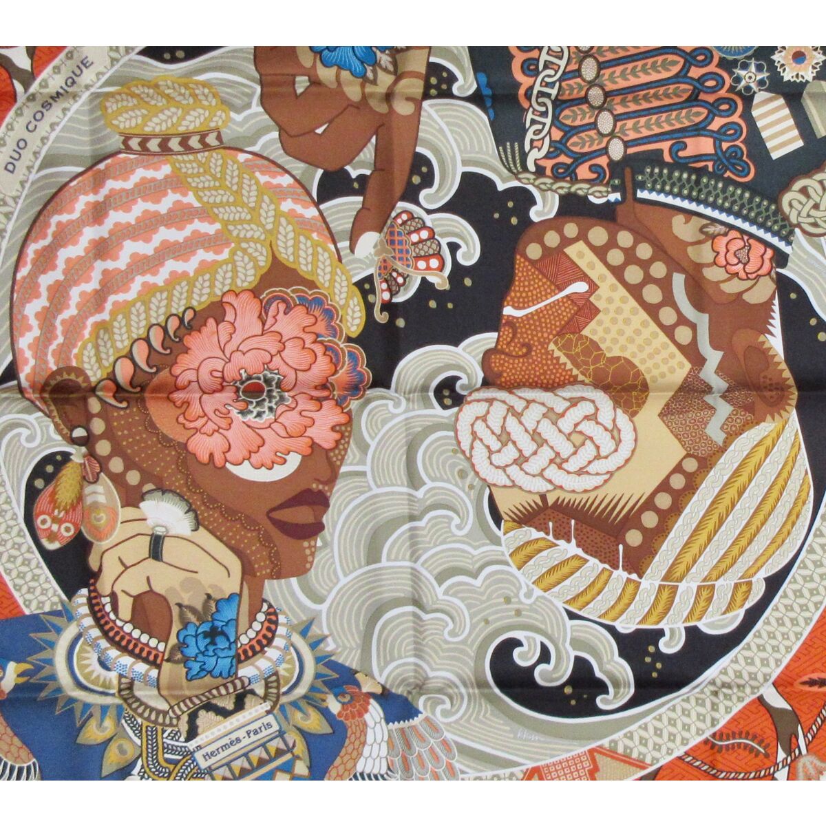 Discover the timeless elegance and versatility of the Hermès scarf