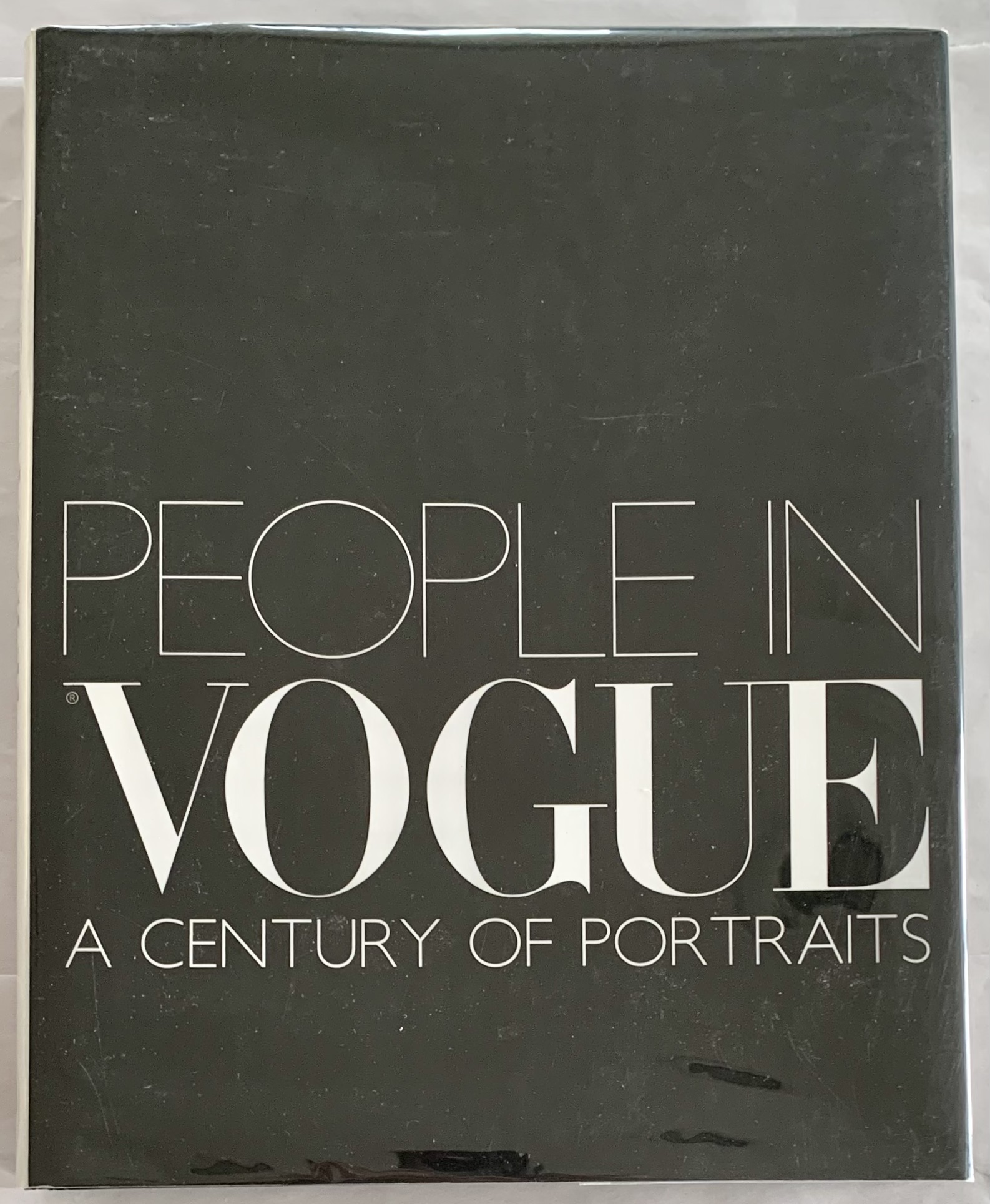 People in Vogue: A Century of Portraits~P77665006