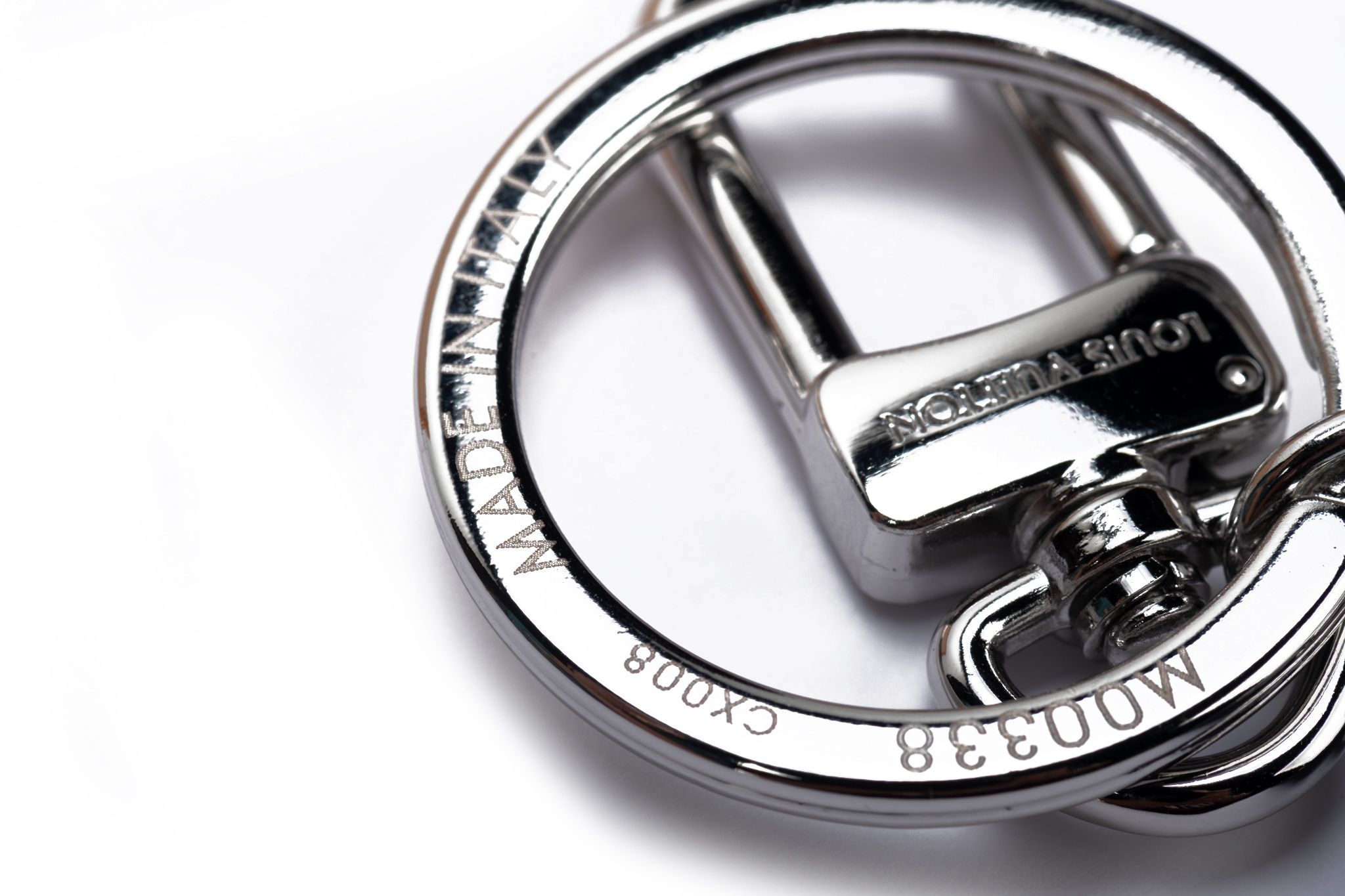 Louis Vuitton Reversible Epi Keychain - Black Keychains, Accessories -  LOU727595