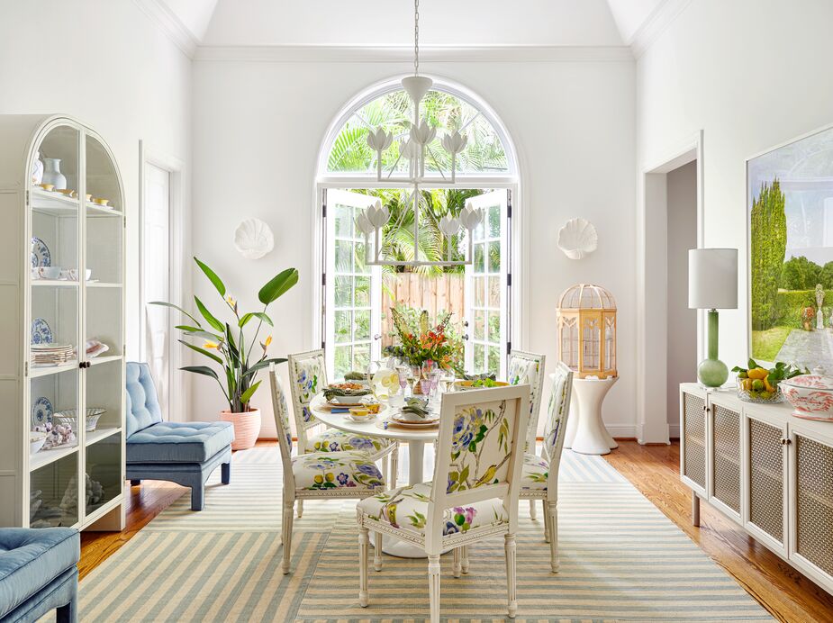 Number 1: “Palm Beach Chic.” Citrus hues, chinoiserie, palm fronds, and a dash of whimsy–all your favorites—are the key elements of Palm Beach style, so it’s little wonder that our post showing how to make the look work for you was so popular. Shown above: the Exeter Side Chair in Lemon Floral, the Alberto Medium Two-Tier Chandelier in Plaster White, and the Canyon Ranch Stripe Patch Rug in Sky. Photo by Read McKendree.
