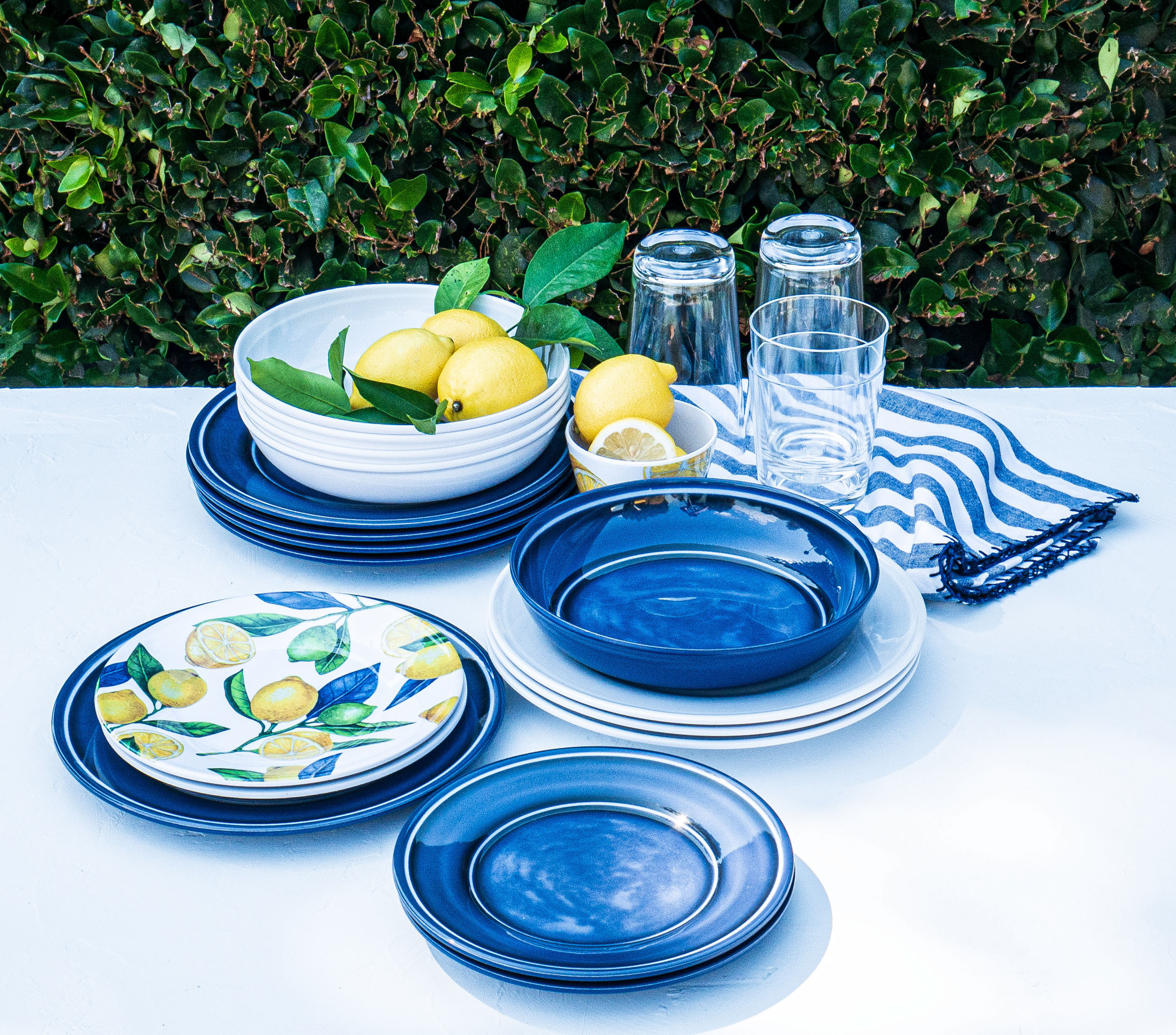 シングルチャイルミブレード Amazon.com | MACKENZIE-CHILDS Enamel Oval Platter, Serving Plate