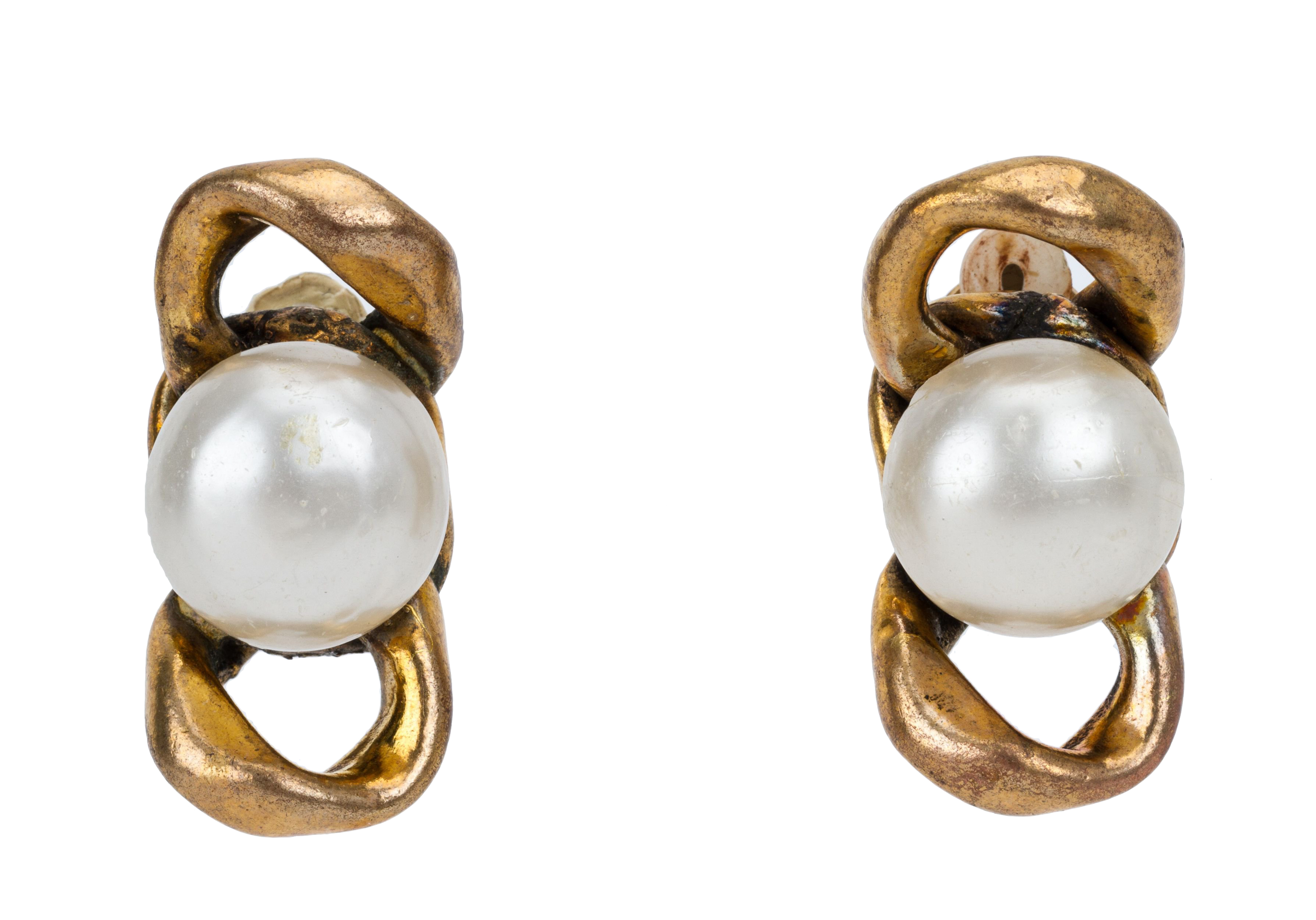 Chanel 70s Pearl Chain Clip Earrings~P77600133