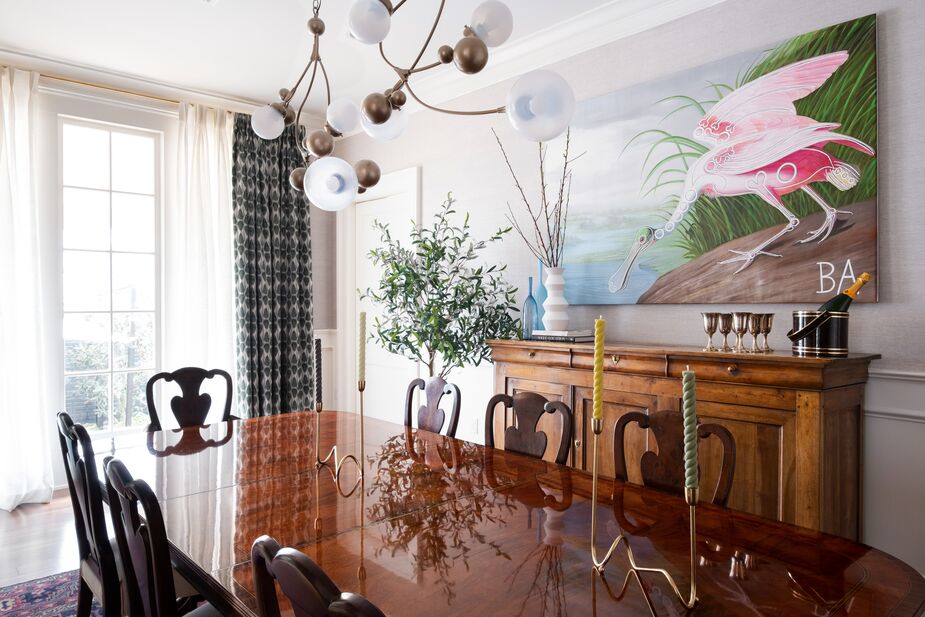 The formal dining room exemplifies Hattie’s eye for pairing old and new. 
