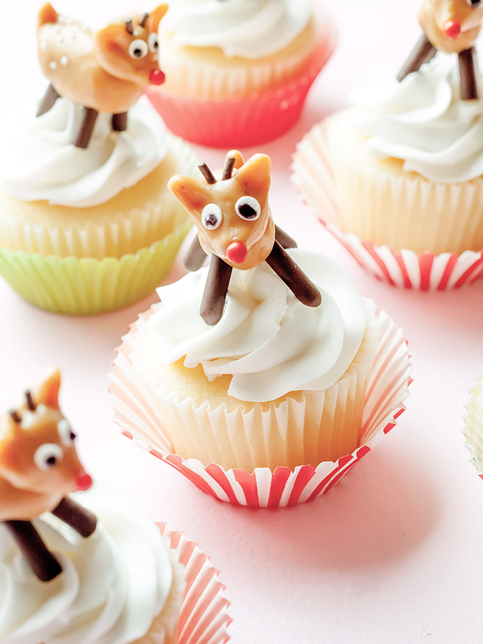 How cute are these caramel reindeer? Photo by Handmade Charlotte.
