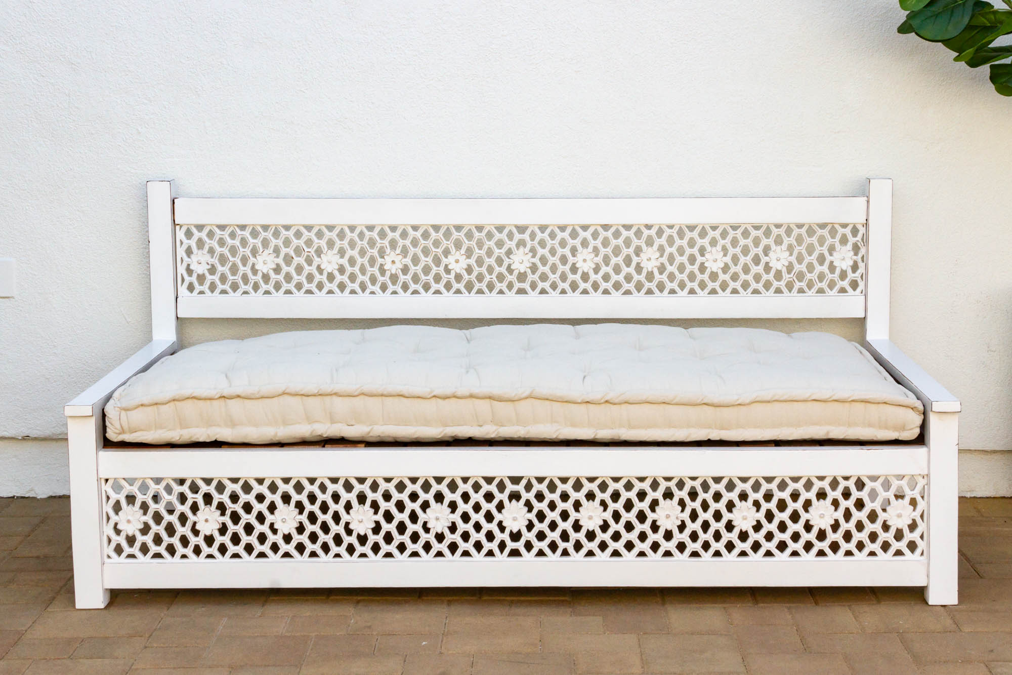 Moorish Floral Pearl Daybed Sofa~P77701962