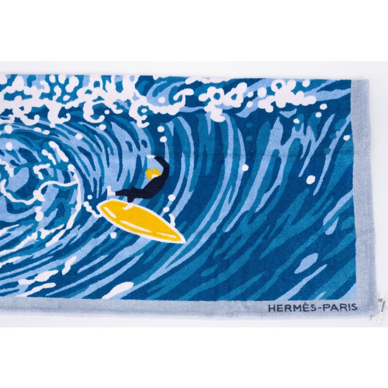 Herm      s BNIB Surf & Wave Beach Towel