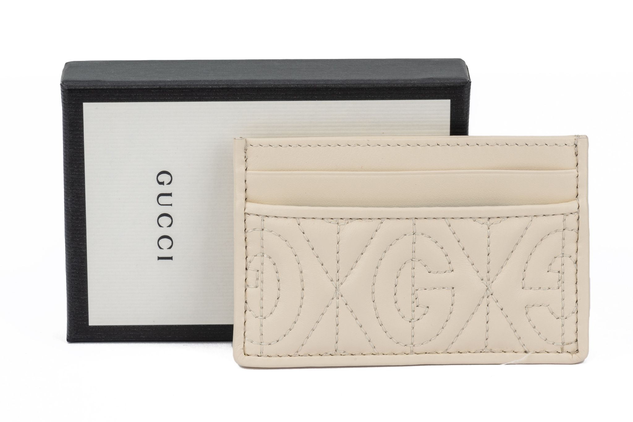 Gucci BNIB Cream Embossed CC Case~P77670670