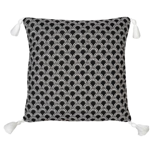Scallop Outdoor Pillow, Black~P77650081