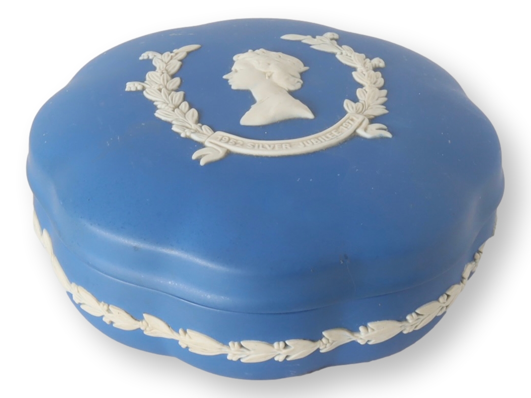 1977 Queen Elizabteh II Trinket Box~P77704762