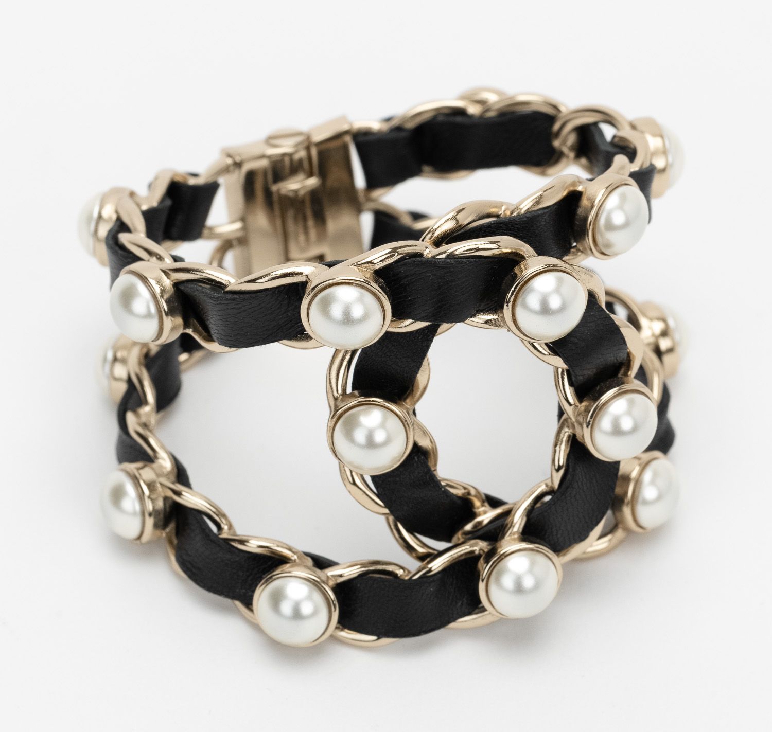 Chanel Black Lamb/Pearl Clamp Bracelet~P77666628