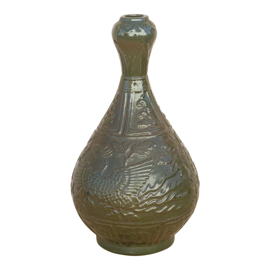 Chinese Amphora Shaped Green Vase~P77641170