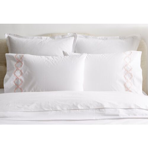 S/2 Quatrefoil Pillowcases, White/Pink~P77340885