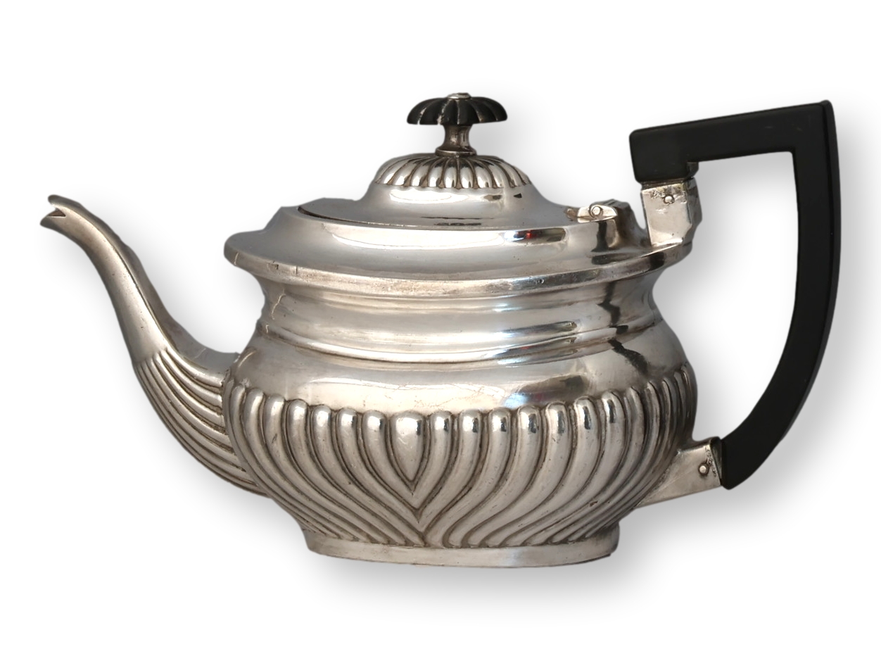 English Art Deco Bachelor's Teapot~P77719004