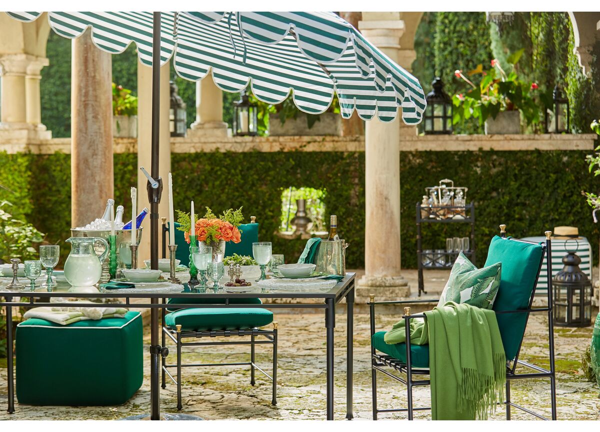 green umbrella patio set up AreShark 10 FT Outdoor Umbrella, Patio Table with Push Button Tilt and Crank, Outdoor Patio Umbrellas with 8 Fiberglass Ribs, Patio Umbrellas for Market, Garden, Pool (Apple Green) ensuring firmness and rustproof while providing you with smooth comment UMBRELLA and I'll send