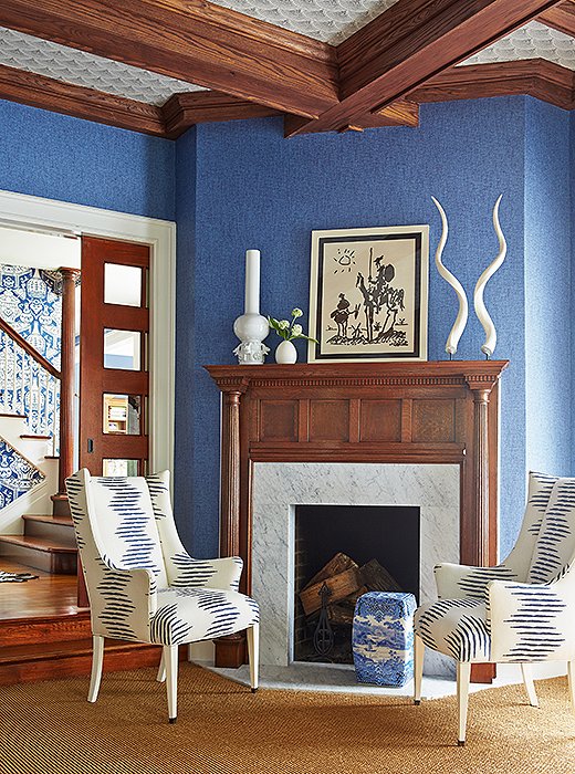 The homeowner loves blue, so that was the first color Mele decided to focus on when developing his decorating approach.
