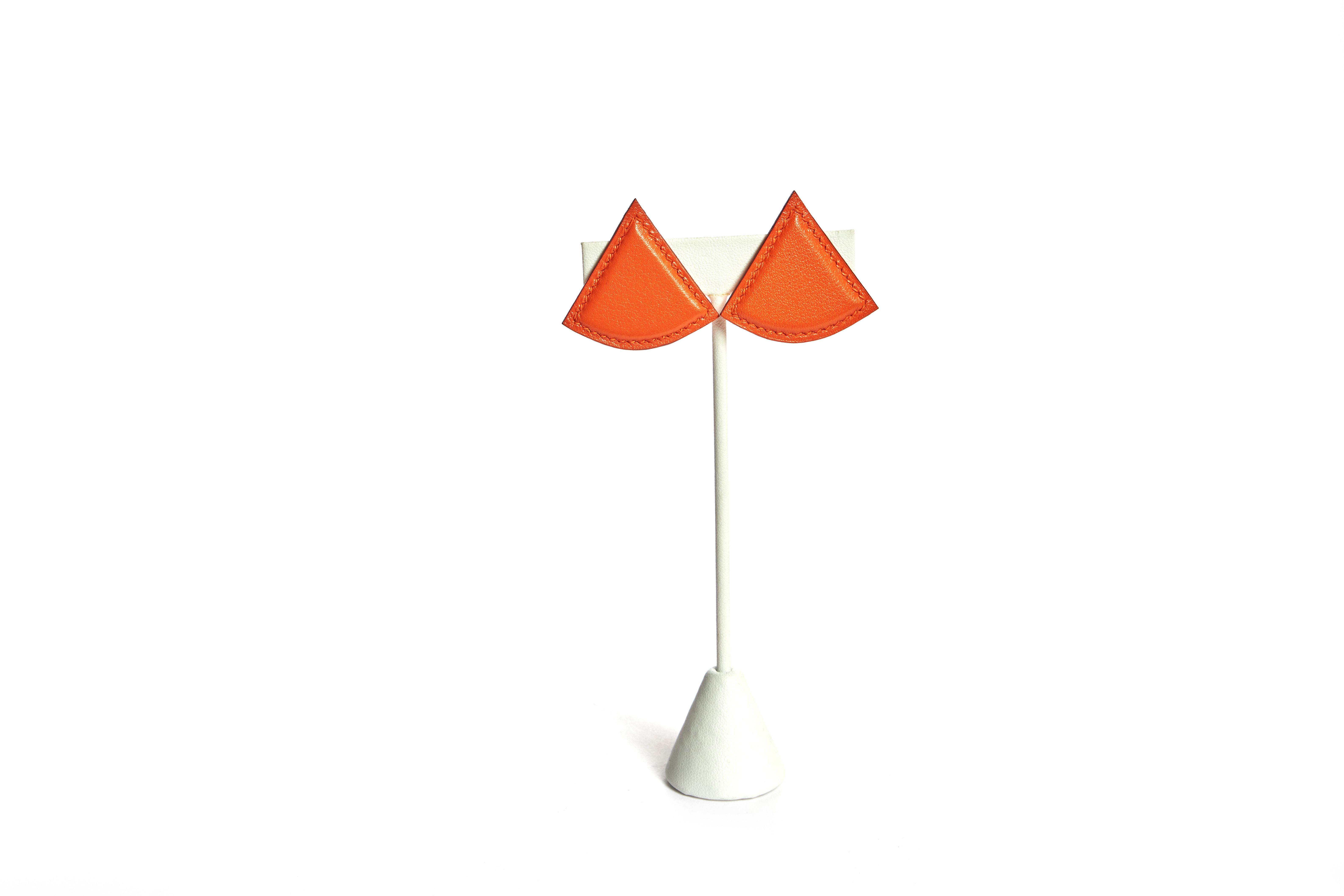 Hermès Orange Swift Triangular Earrings~P77606901