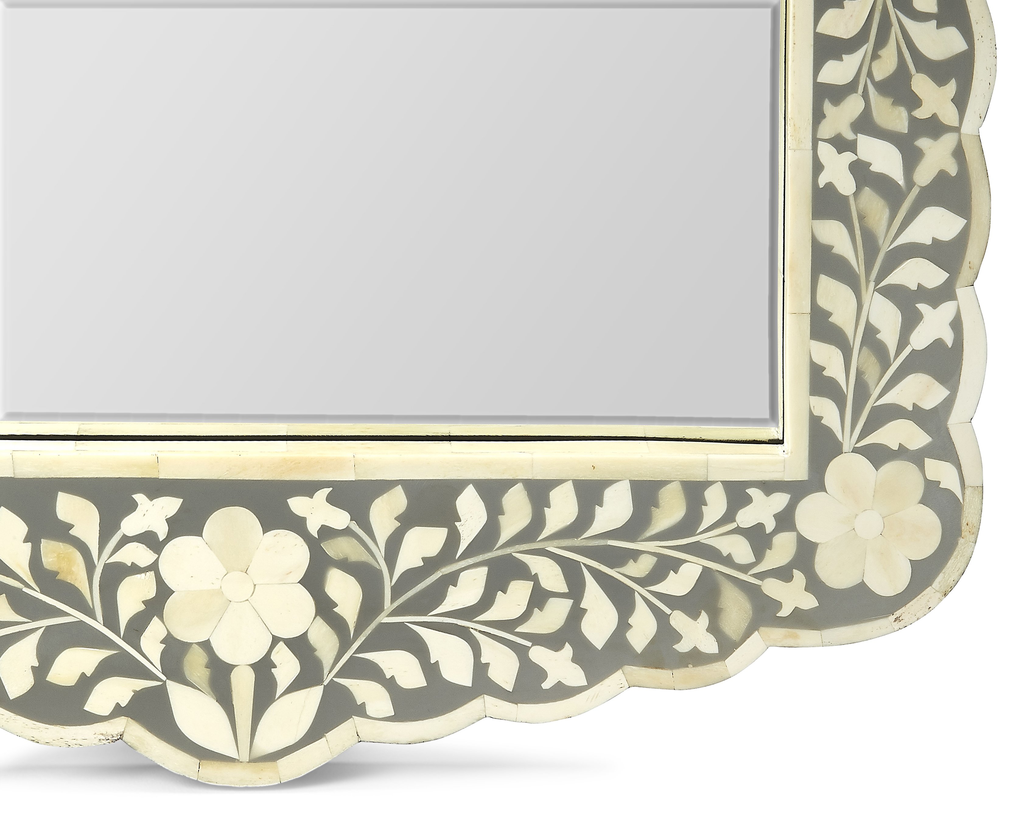 YVAN ROYON 壁掛け額装　170mm 180mm Bianca Wall Mirror | One Kings Lane
