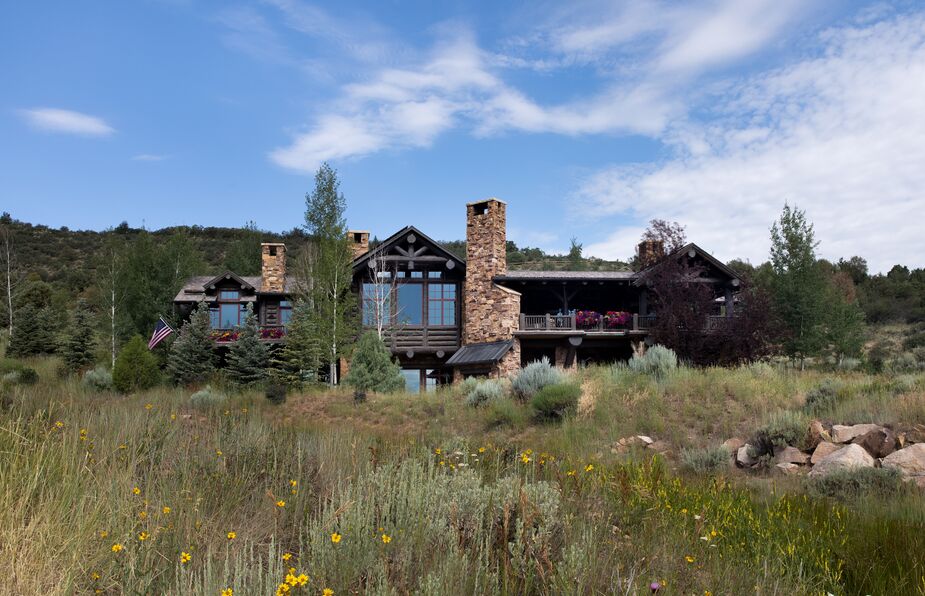 Earthy Elegance in a Quietly Luxurious Vail Lodge