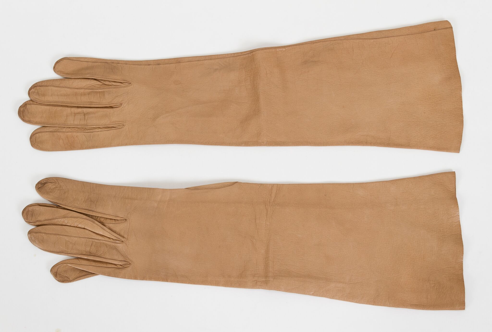Hermès Beige Lambkin Long Vintage Gloves~P77226471