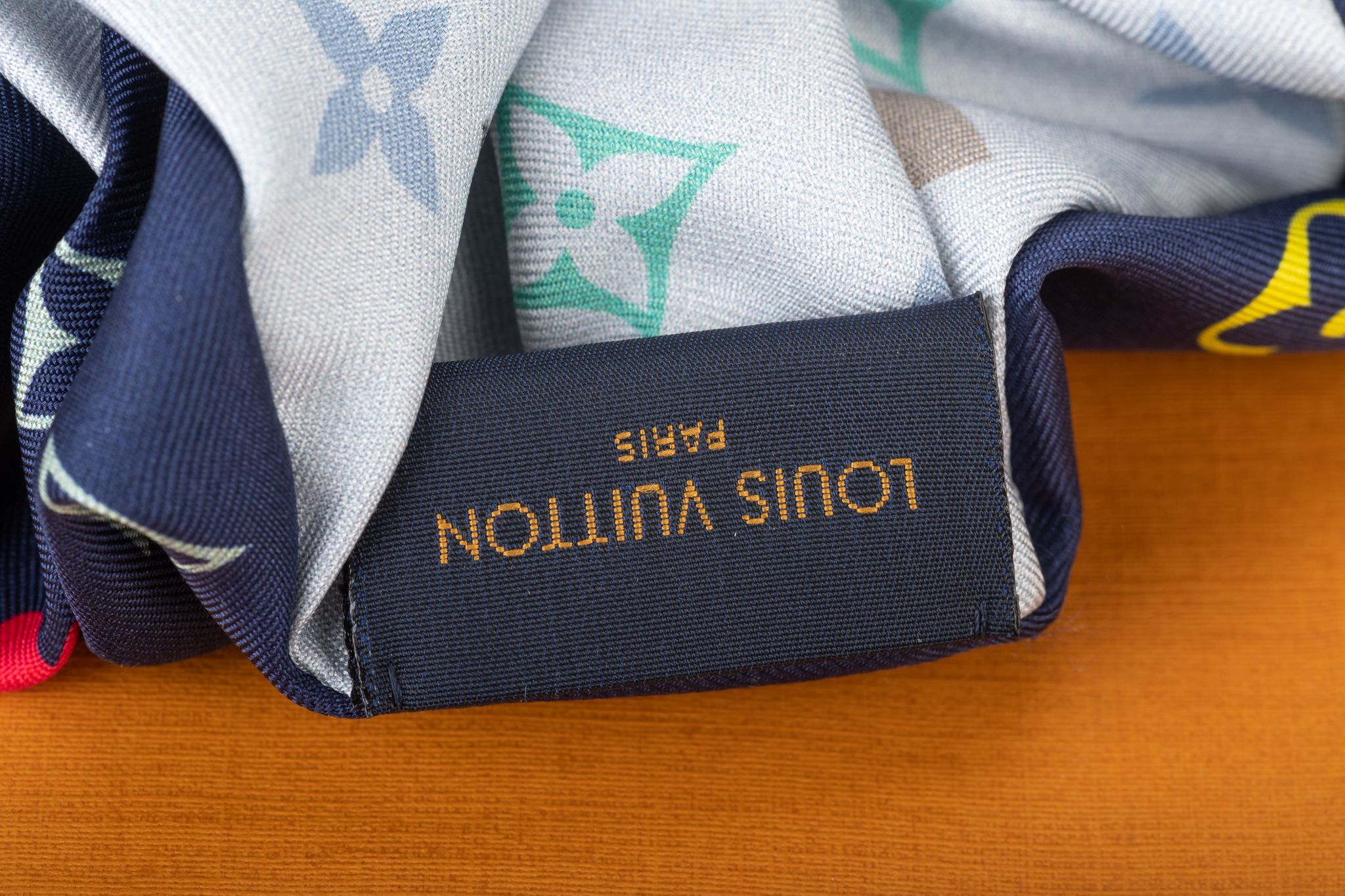Vuitton BNIB SM Silk Bicolor Scrunchie - Vintage Lux