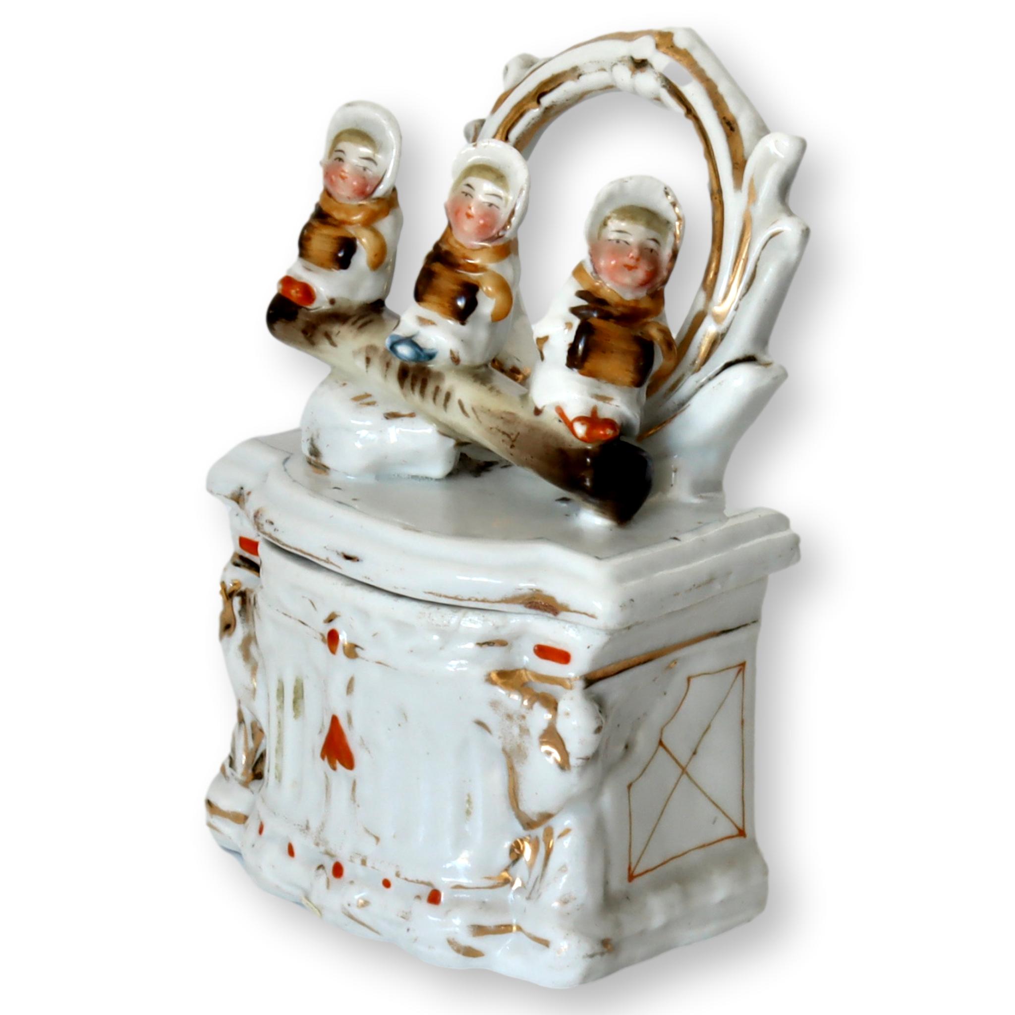 Antique German Porcelain Trinket Box~P77648296