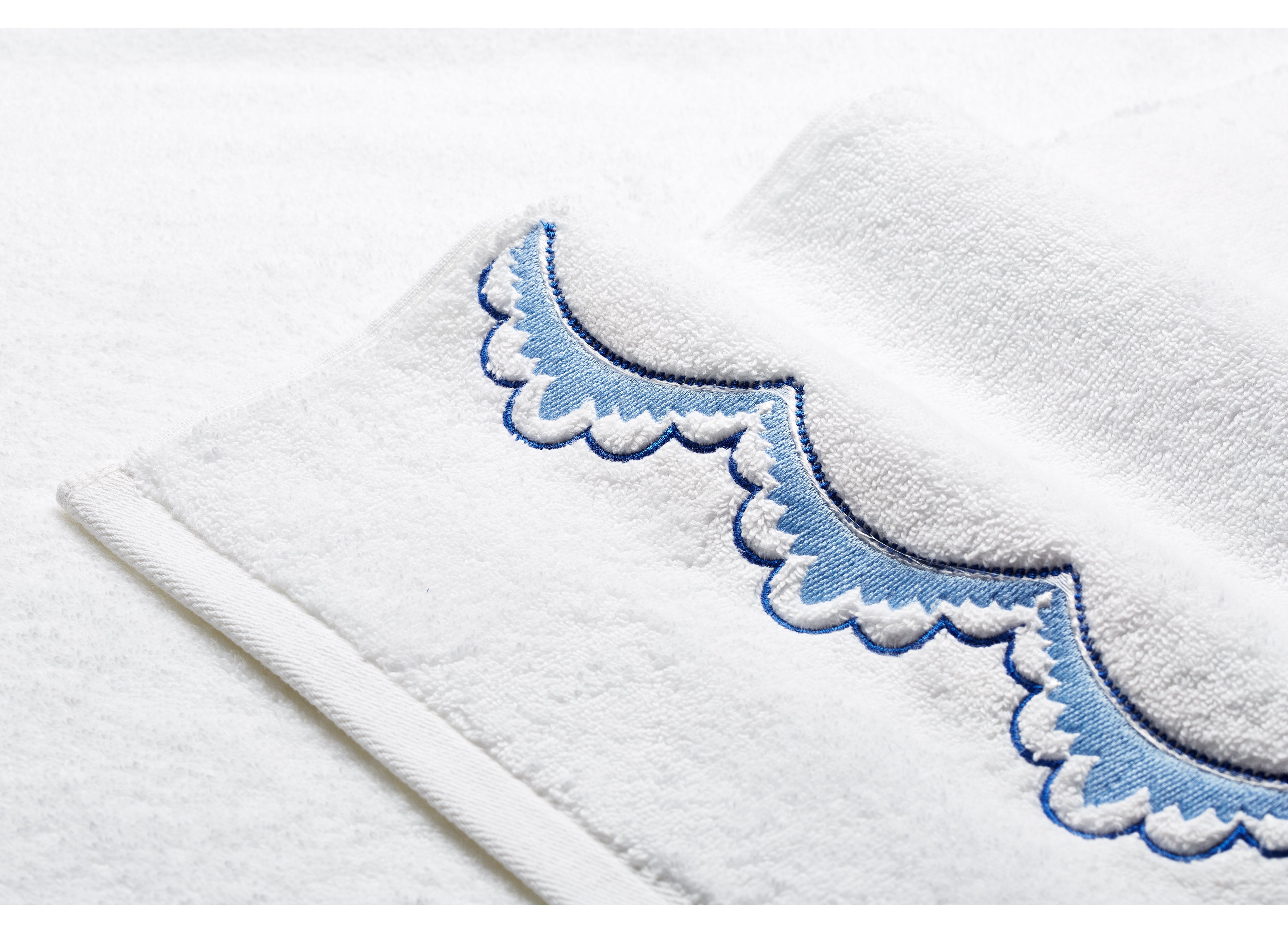 PEACOCK ALLEY Chelsea White Bath Towels - Yvonne Estelle's