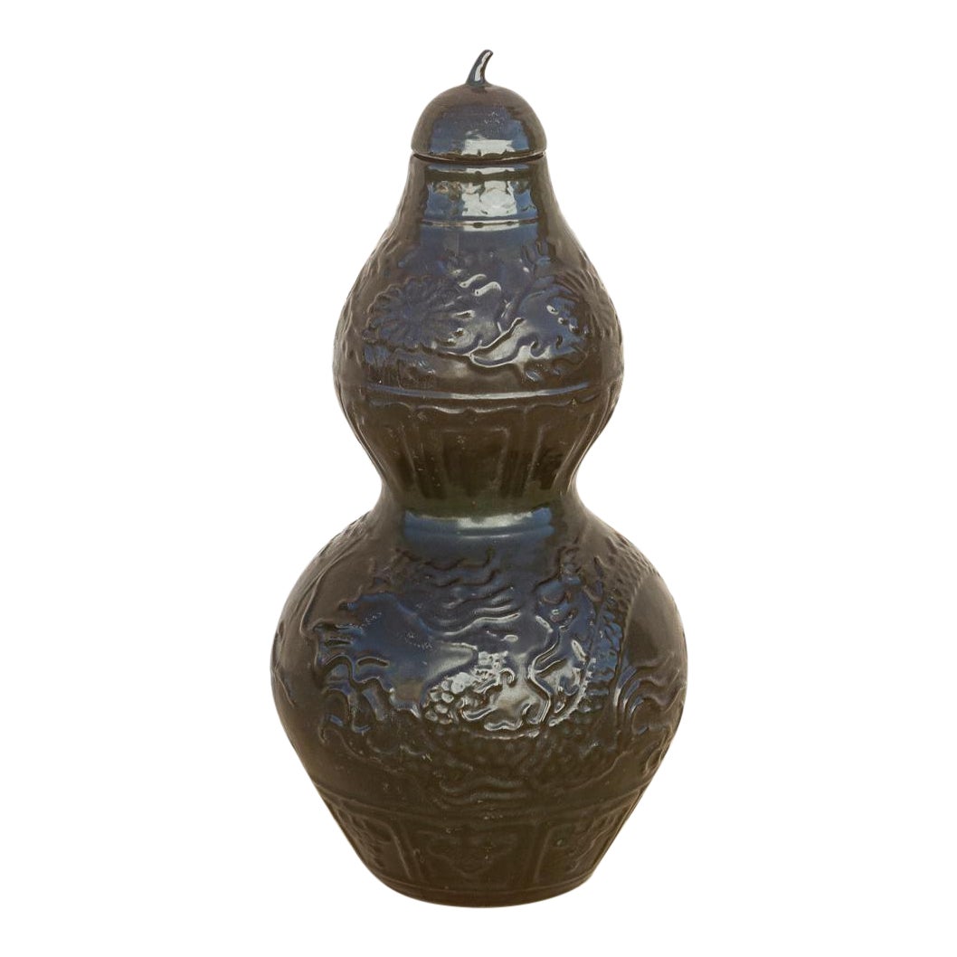 Lidded Gourd Shaped Chinese Vase~P77641167
