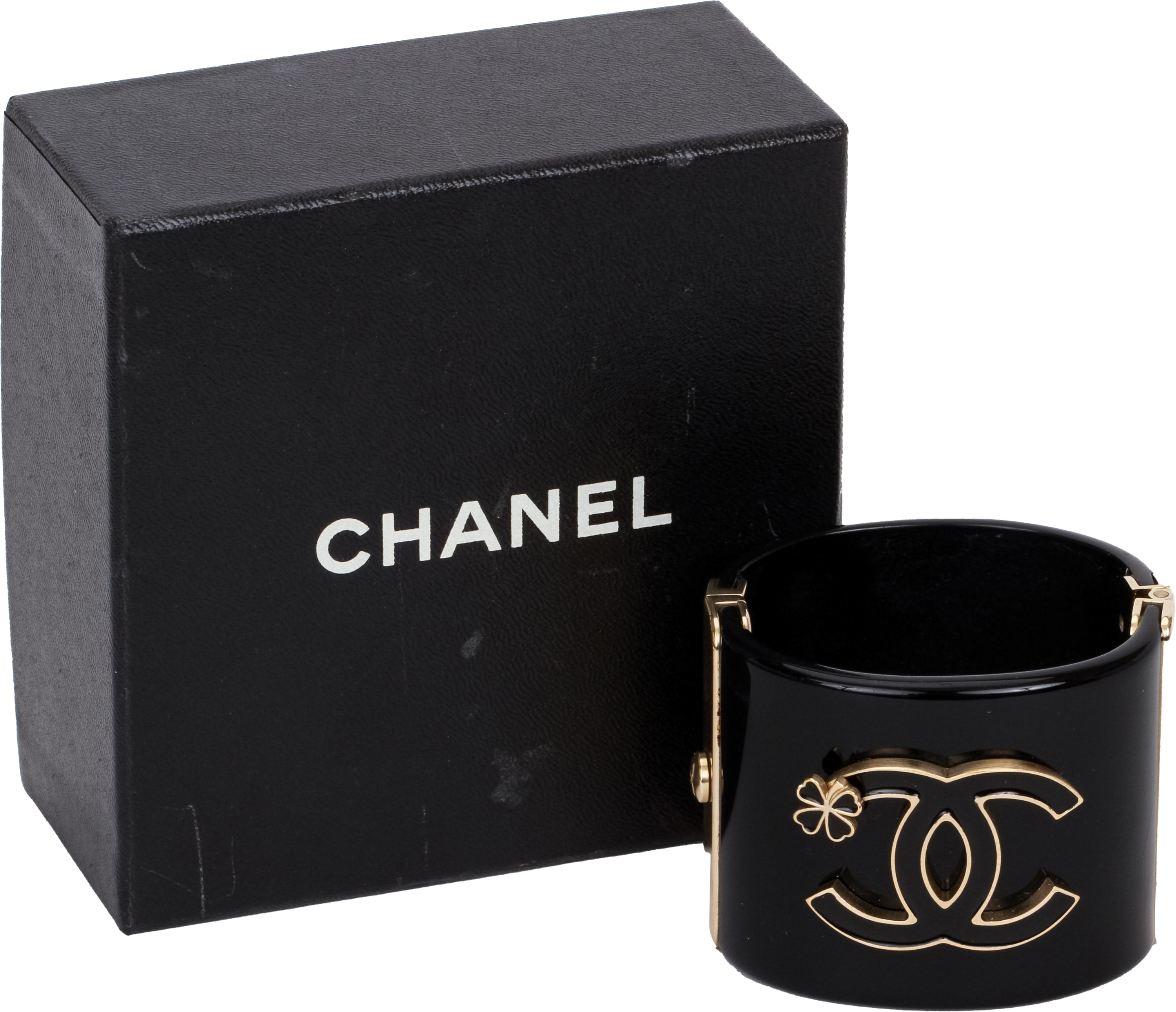 Chanel black lucite hinged oval cuff cc~P77633484