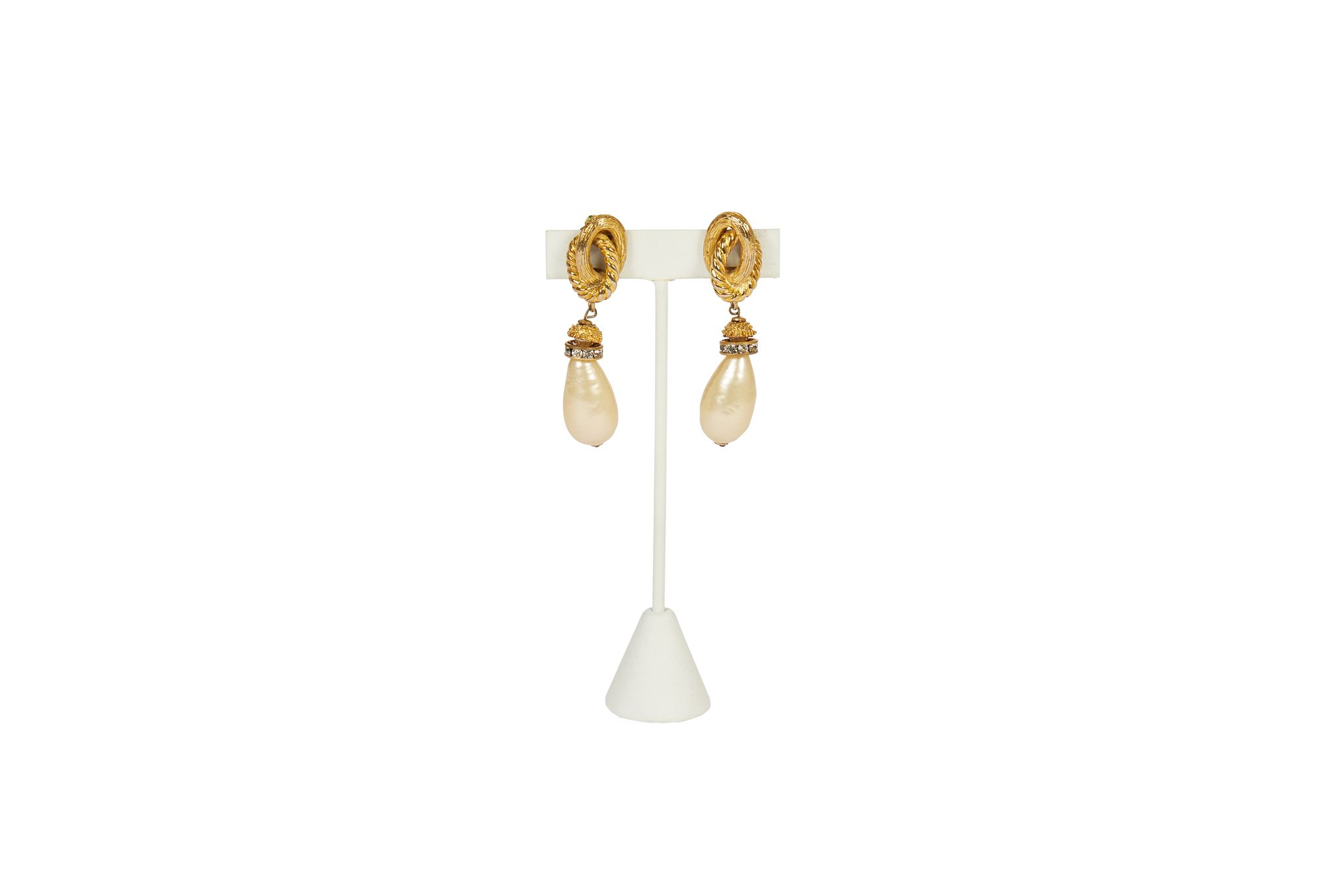 Chanel 70s Pearl Dangle Earrings~P77612782