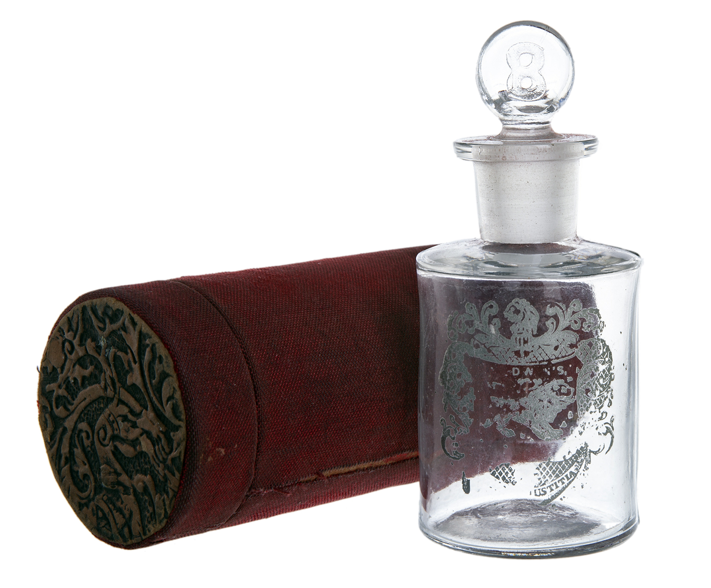 Perfume Bottle & Velvet Case~P77661463