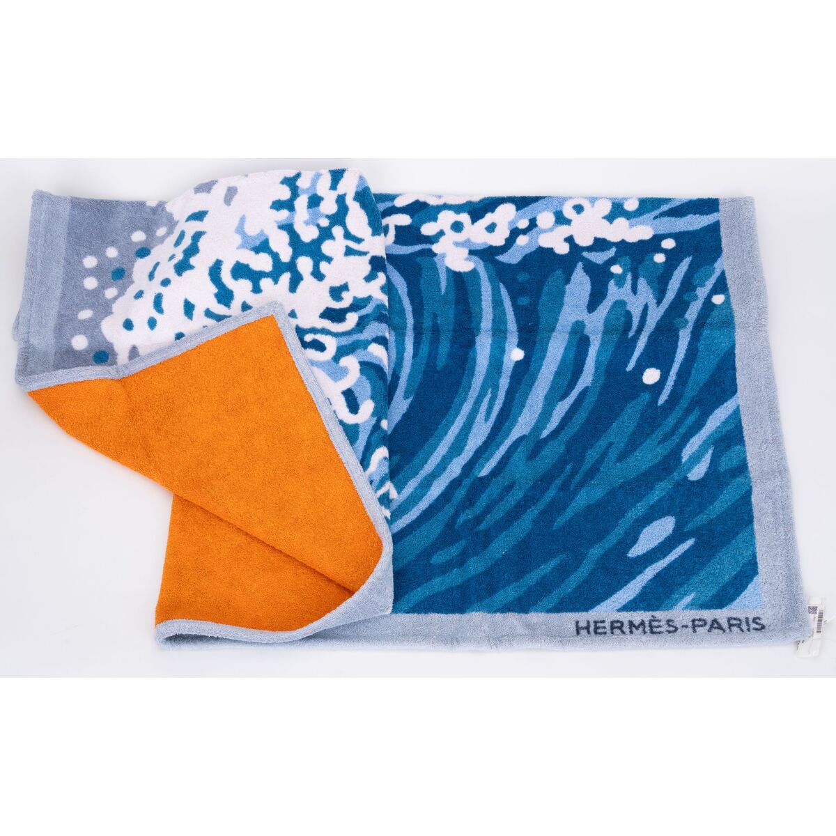 Herm      s BNIB Surf & Wave Beach Towel