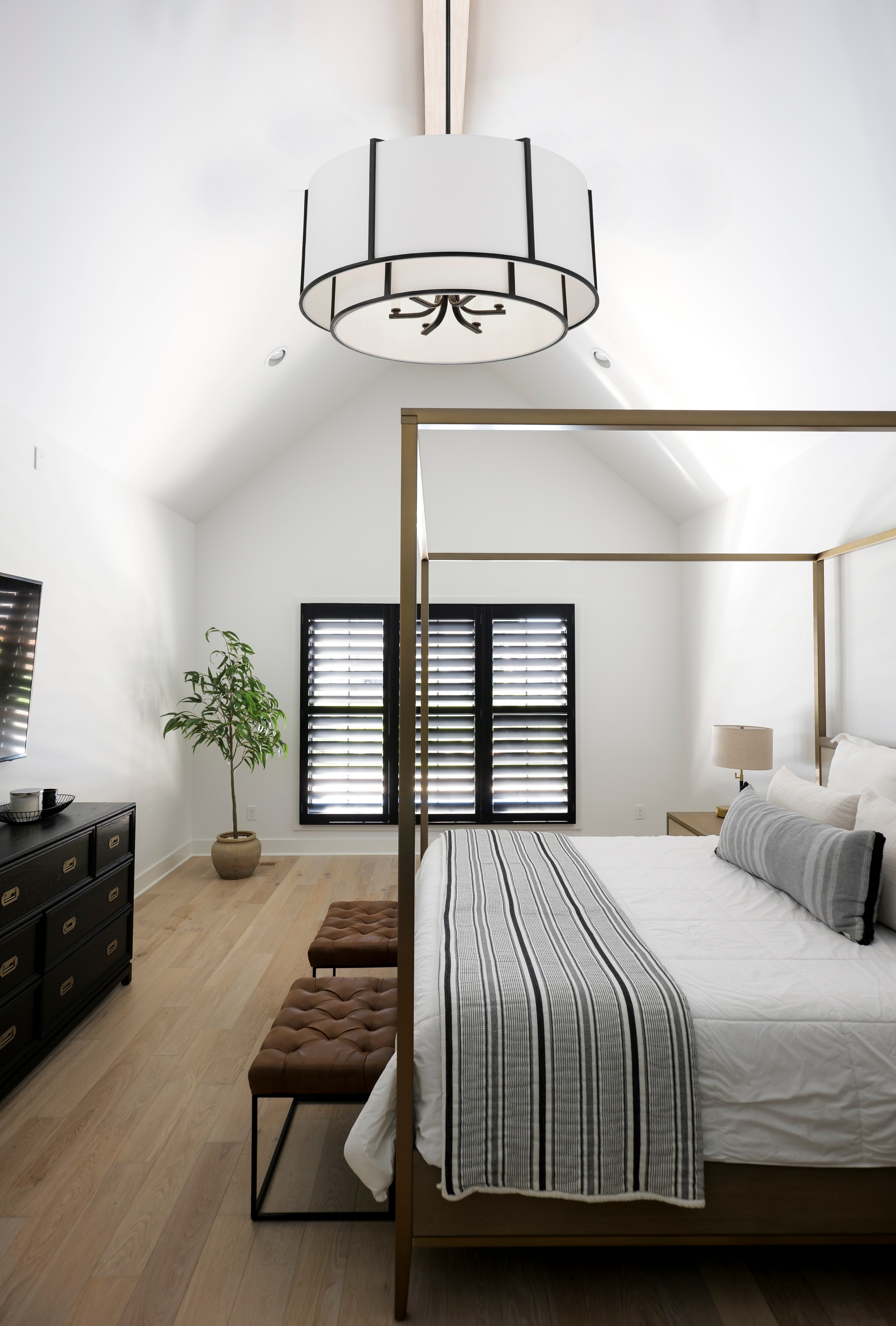 ◆CARLYN◆ Liv 4colors Carlyn 6 Light Chandelier, White/Black | One Kings Lane
