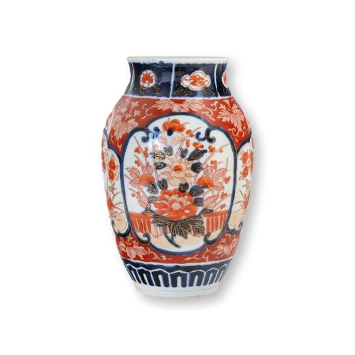 C.19 Japanese Meiji Imari Porcelain Vase