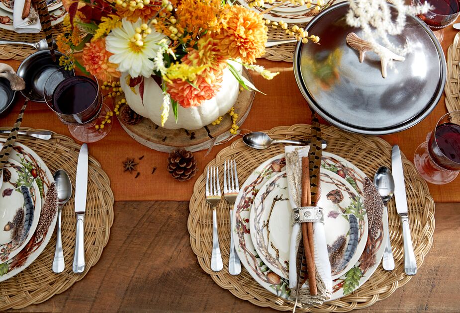 The Forest Walk Plates’ harvest theme recalls decades of autumnal family gatherings, while the Braided Basket Oval Place Mat adds contemporary ease. Find the cutlery here and the napkin rings here. 
