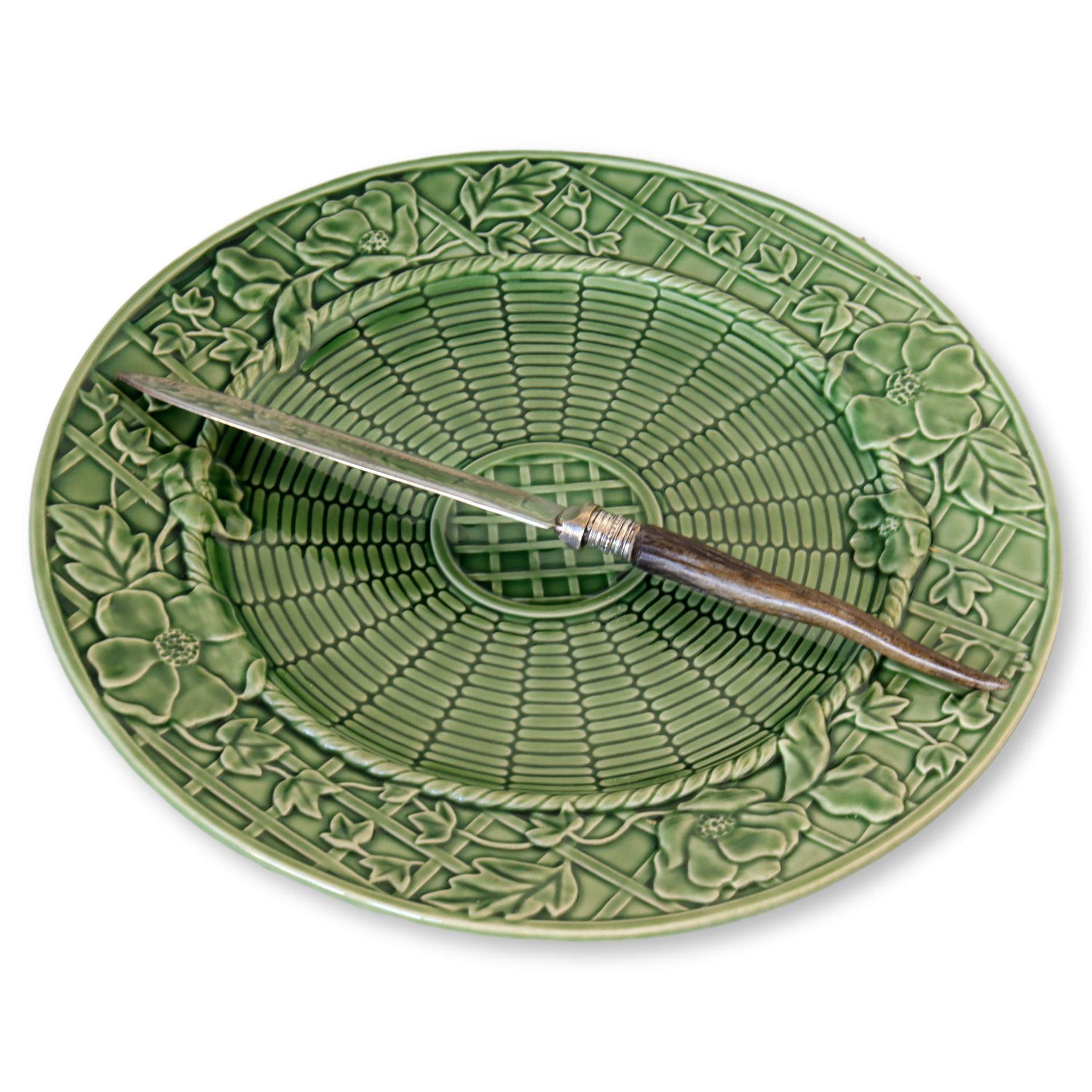 Majolica Charger w/ Stag-Horn Knife~P77663067