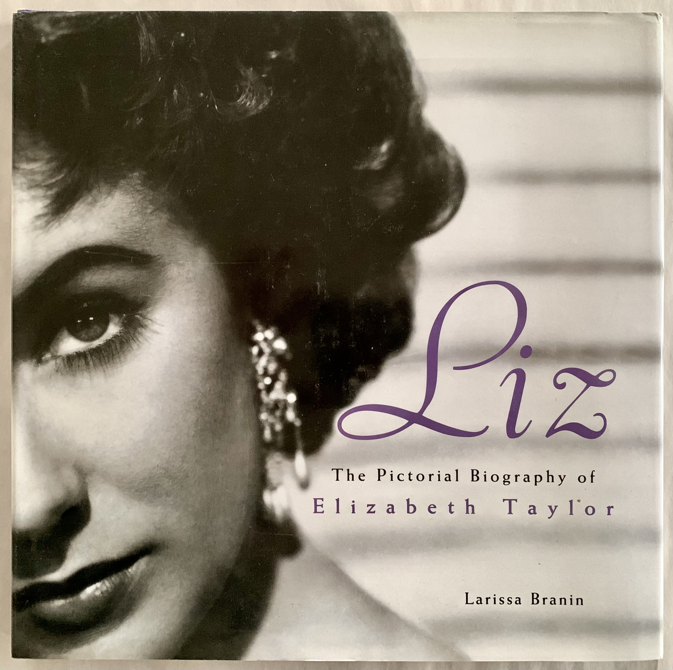 Liz Taylor: A Pictorial Biography~P77666951