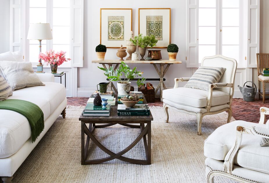 The Best Way to Decorate Your Living Room Sofa
