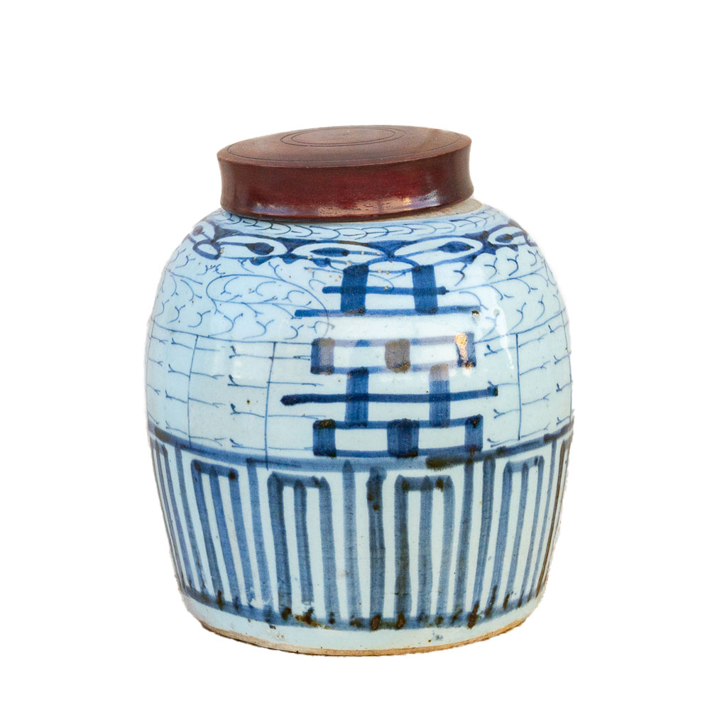 Vintage Chinese Porcelain Lidded Jar~P77639124