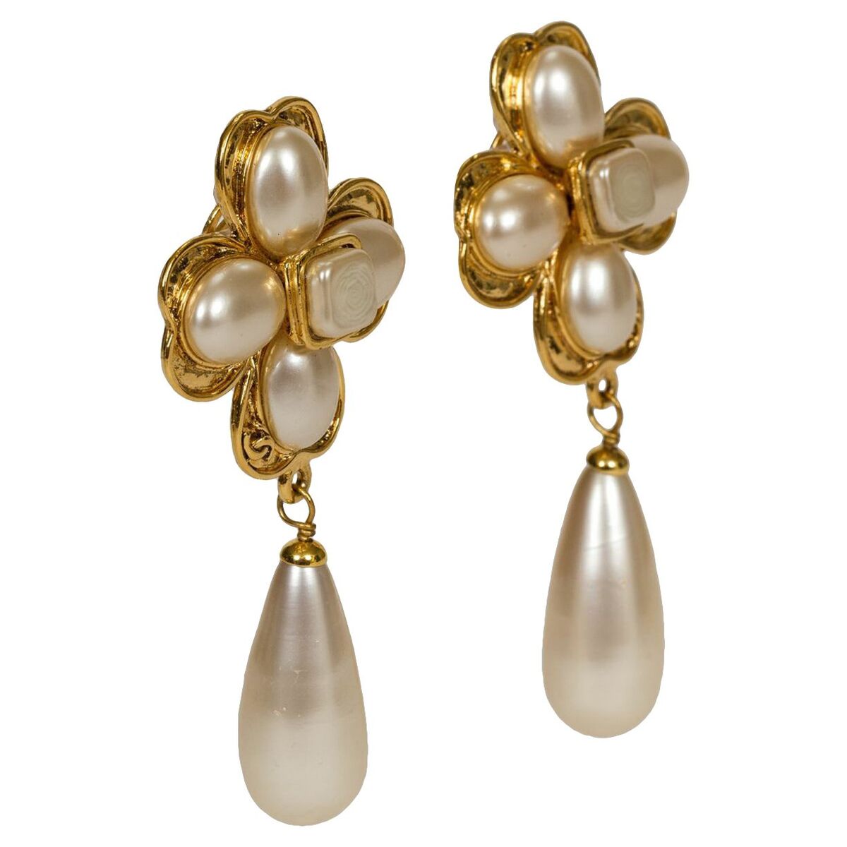 Chanel Clover Flower Pearl Earrings - Vintage Lux - Gray